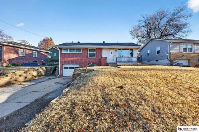 7516 Richmond Drive, Omaha, NE 68134