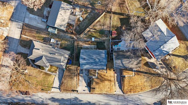 7516 Richmond Drive, Omaha, NE 68134