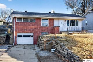 7516 Richmond Drive, Omaha, NE 68134