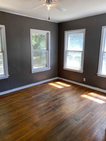 1409 W San Antonio ST, Lockhart, TX 78644