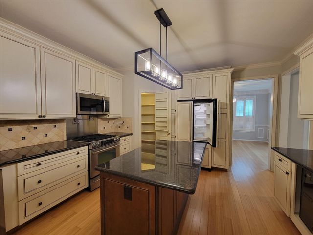 2214 Old South Drive, Richmond, TX 77406