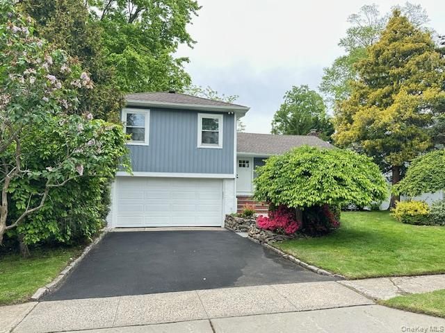 8 White Oak Drive, Port Washington, NY 11050