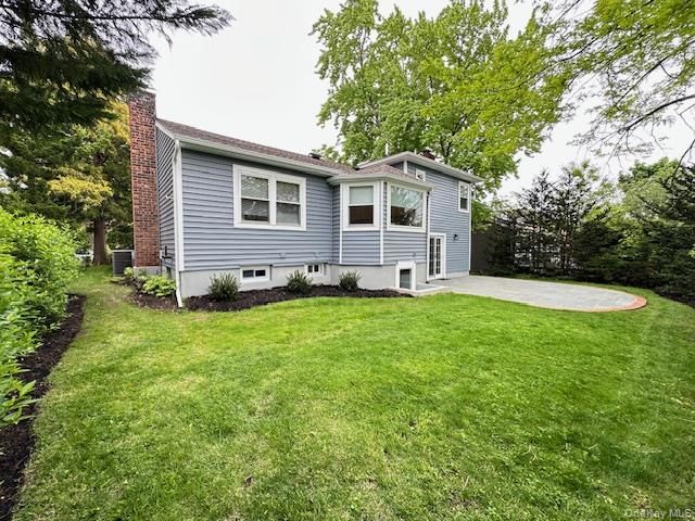 8 White Oak Drive, Port Washington, NY 11050