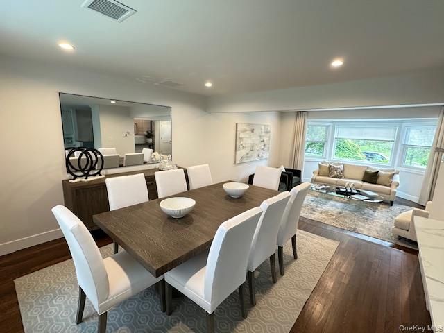 8 White Oak Drive, Port Washington, NY 11050