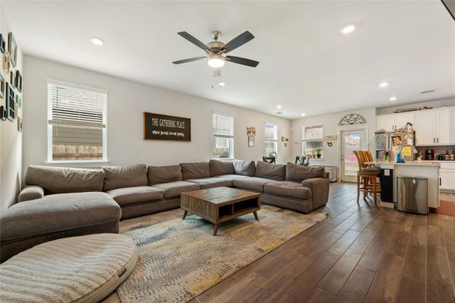 171 Acadia DR, Kyle, TX 78640