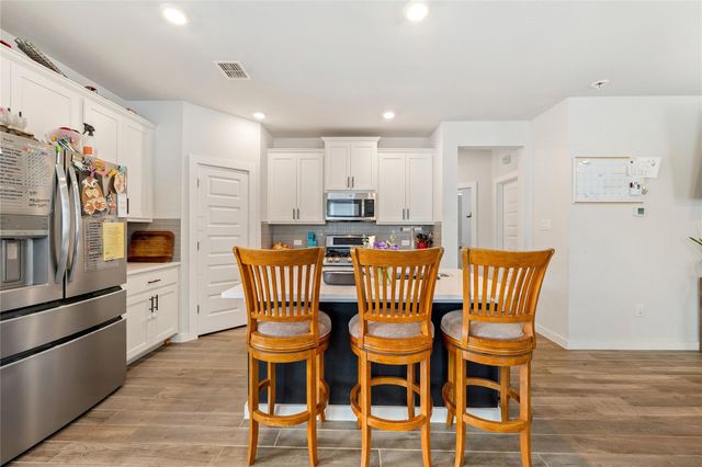 171 Acadia DR, Kyle, TX 78640