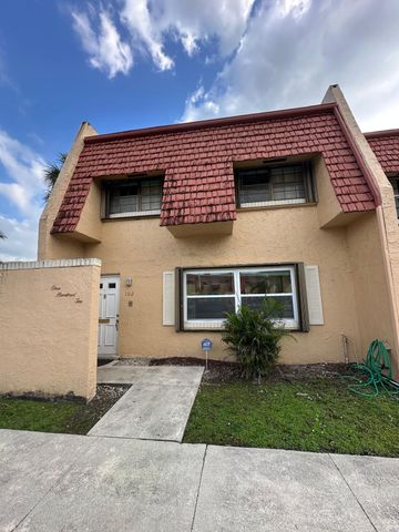 102 Pleasant Hill Lane, Tamarac, FL 33319