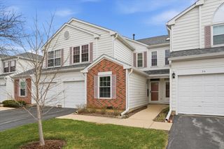 7 Adams Court A, Streamwood, IL 60107