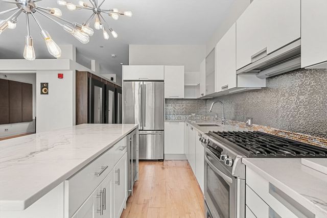 346 Congress St 702, Boston, MA 02210