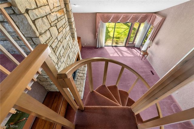 6656 Woodhawk Drive, Mayfield Heights, OH 44124