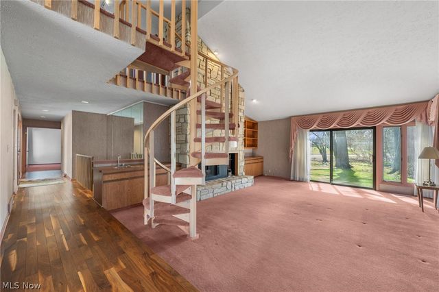 6656 Woodhawk Drive, Mayfield Heights, OH 44124