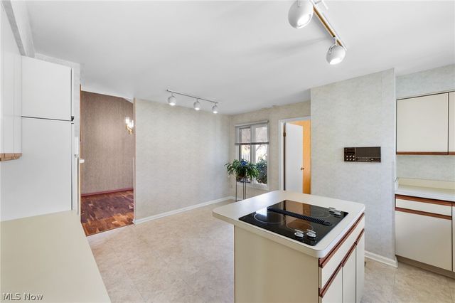 6656 Woodhawk Drive, Mayfield Heights, OH 44124