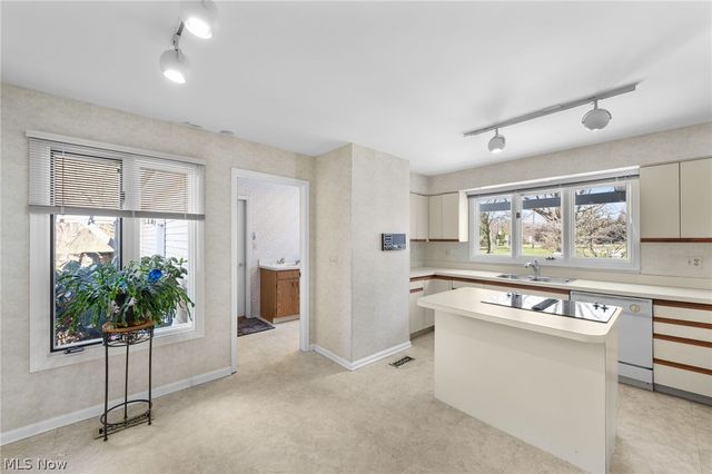 6656 Woodhawk Drive, Mayfield Heights, OH 44124