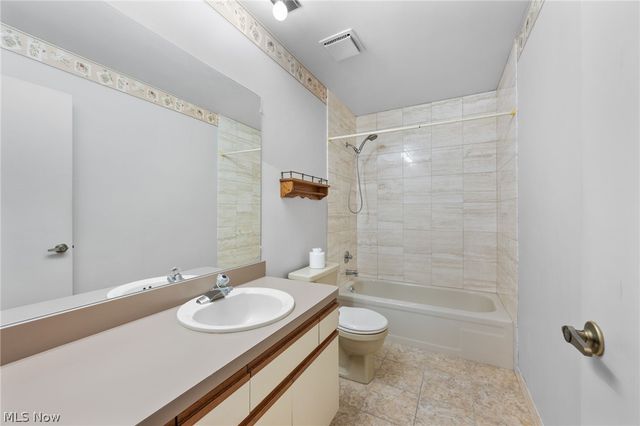 6656 Woodhawk Drive, Mayfield Heights, OH 44124