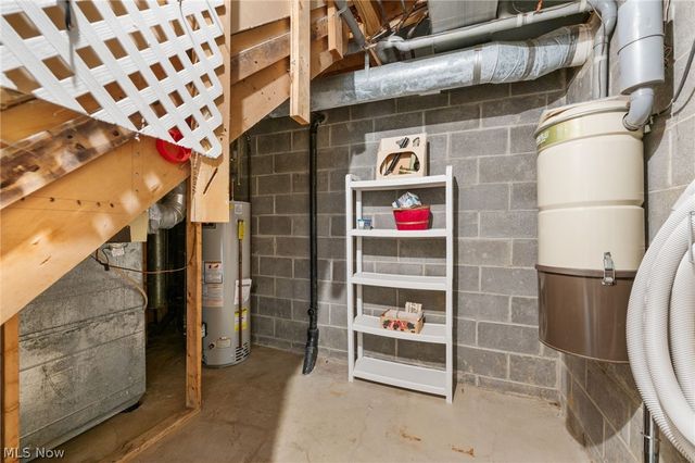 6656 Woodhawk Drive, Mayfield Heights, OH 44124