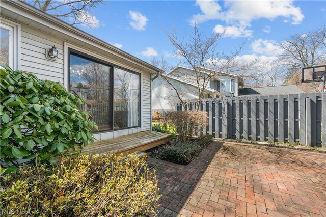 6656 Woodhawk Drive, Mayfield Heights, OH 44124