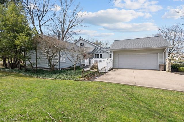 6656 Woodhawk Drive, Mayfield Heights, OH 44124