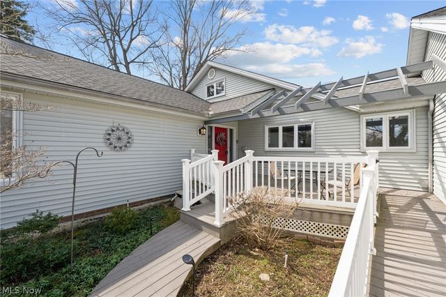 6656 Woodhawk Drive, Mayfield Heights, OH 44124