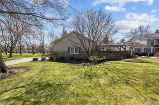 6656 Woodhawk Drive, Mayfield Heights, OH 44124
