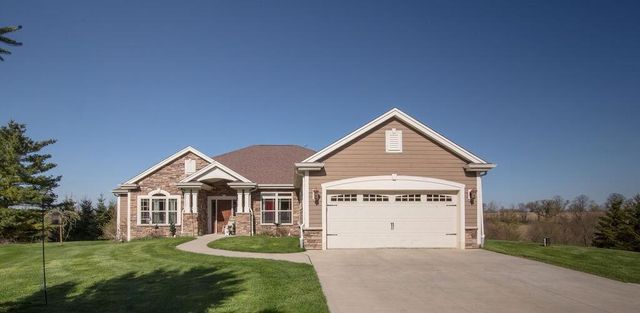 N5194 Blue Valley ROAD, Hartford, WI 53027