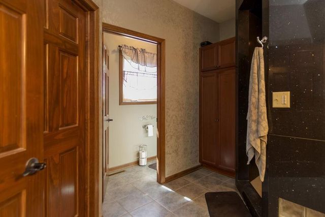 N5194 Blue Valley ROAD, Hartford, WI 53027