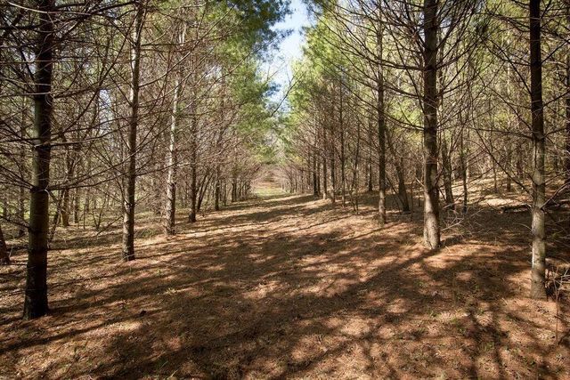 N5194 Blue Valley ROAD, Hartford, WI 53027