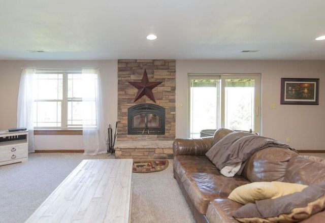 N5194 Blue Valley ROAD, Hartford, WI 53027
