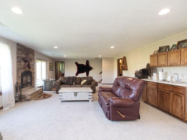 N5194 Blue Valley ROAD, Hartford, WI 53027