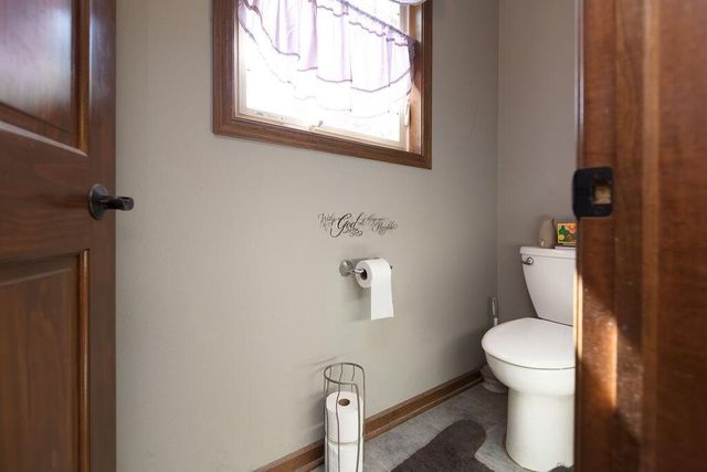 N5194 Blue Valley ROAD, Hartford, WI 53027