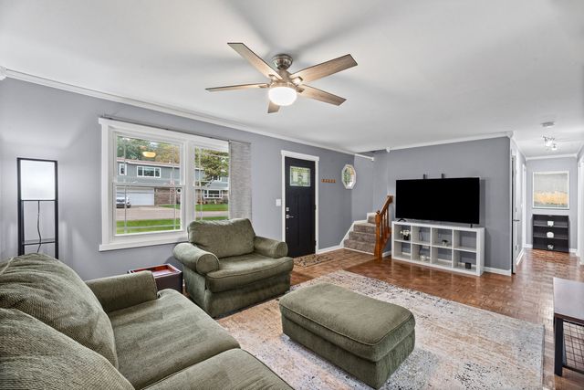 5216 palm Street, Mchenry, IL 60051