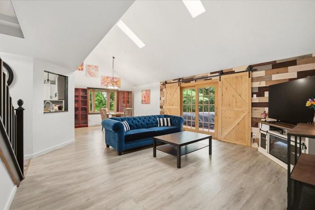 423 Bron Derw COURT, Wales, WI 53183