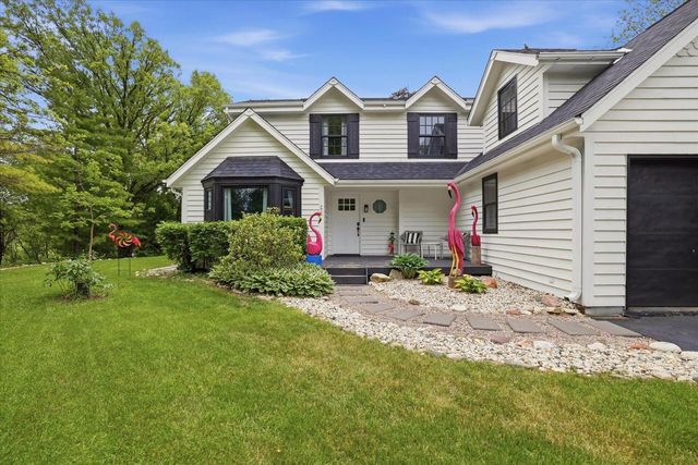 423 Bron Derw COURT, Wales, WI 53183