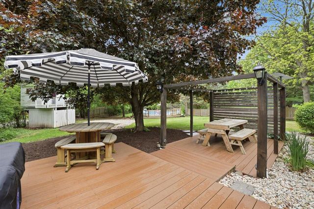423 Bron Derw COURT, Wales, WI 53183