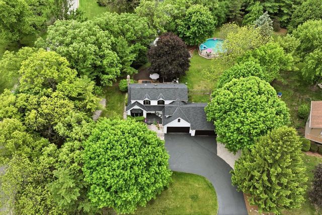 423 Bron Derw COURT, Wales, WI 53183