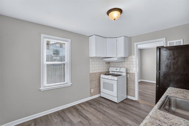 224 Victory Drive, Pontiac, MI 48342