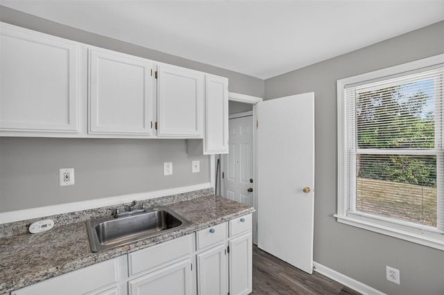224 Victory Drive, Pontiac, MI 48342
