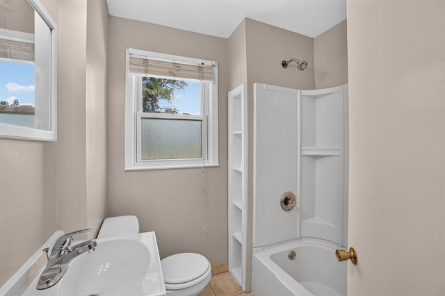 224 Victory Drive, Pontiac, MI 48342