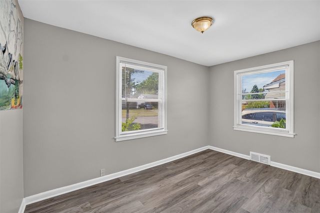224 Victory Drive, Pontiac, MI 48342