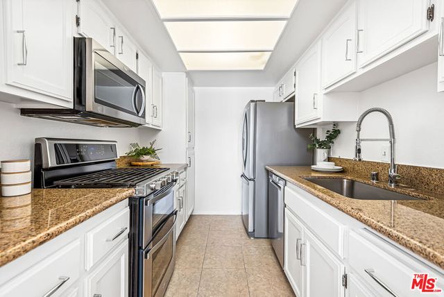 3949 Bentley Avenue 8, Culver City, CA 90232