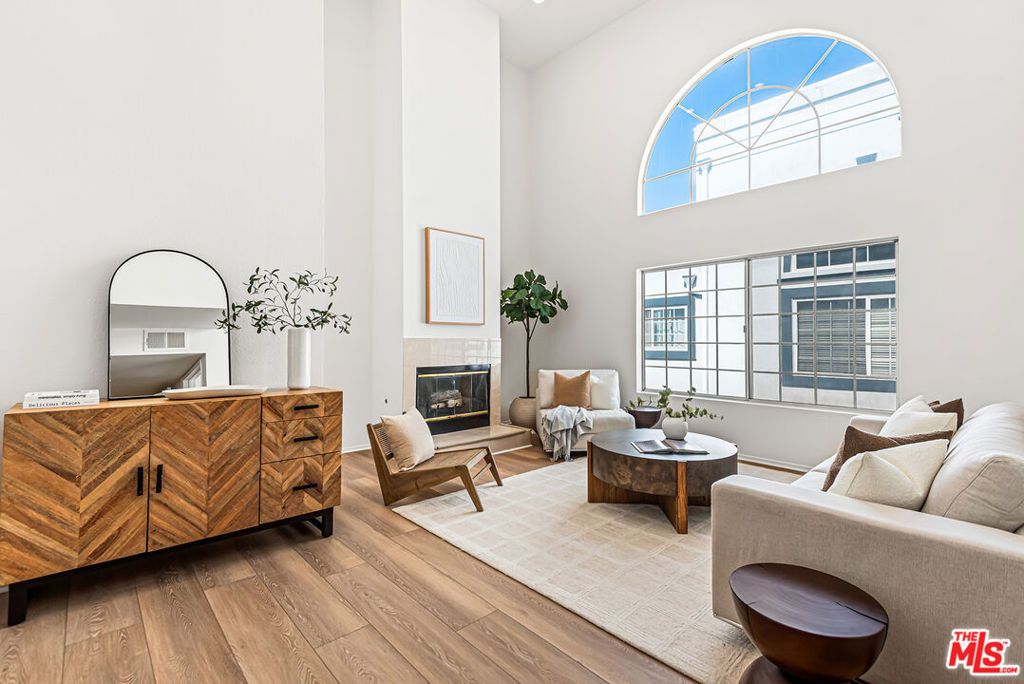 3949 Bentley Avenue 8, Culver City, CA 90232