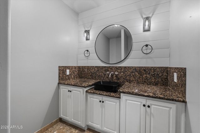 1304 E VILLA THERESA Drive, Phoenix, AZ 85022