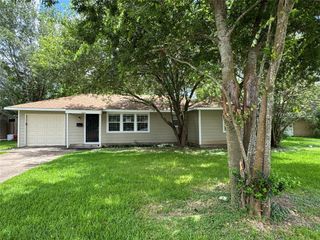 2222 8th Street, Houston, TX 77547