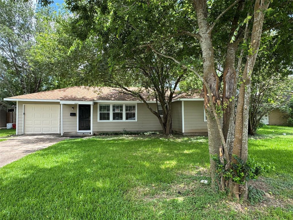 2222 8th Street, Houston, TX 77547