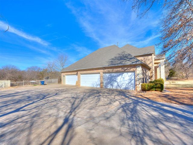 3201 Wakefield Lane, Choctaw, OK 73020