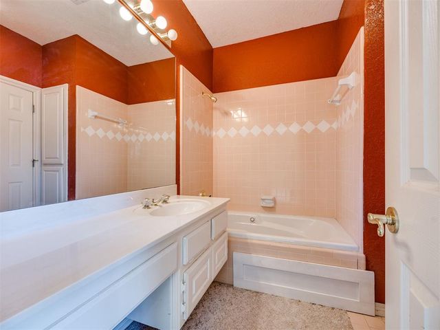 3201 Wakefield Lane, Choctaw, OK 73020