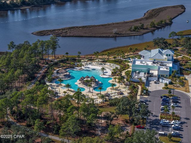 8376 Landshark Boulevard, Panama City Beach, FL 32413