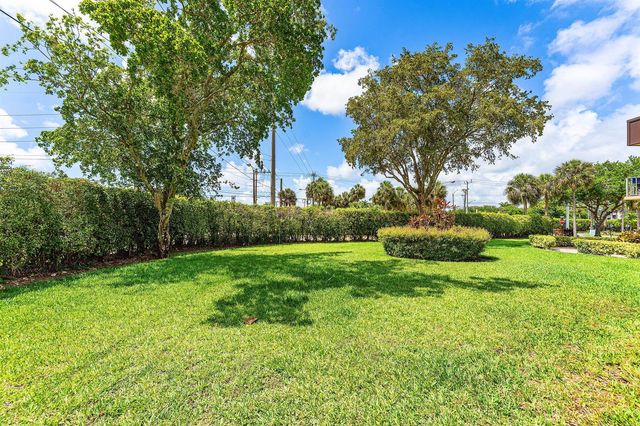 790 Burgundy Q, Delray Beach, FL 33484