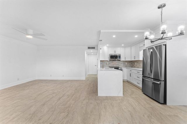 790 Burgundy Q, Delray Beach, FL 33484