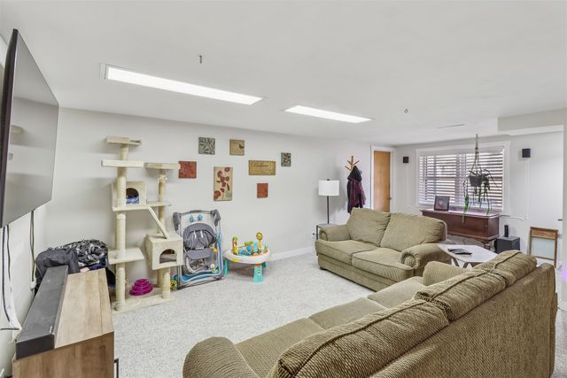 722 W 12th Street S, Newton, IA 50208