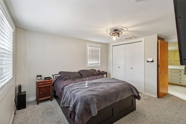 722 W 12th Street S, Newton, IA 50208